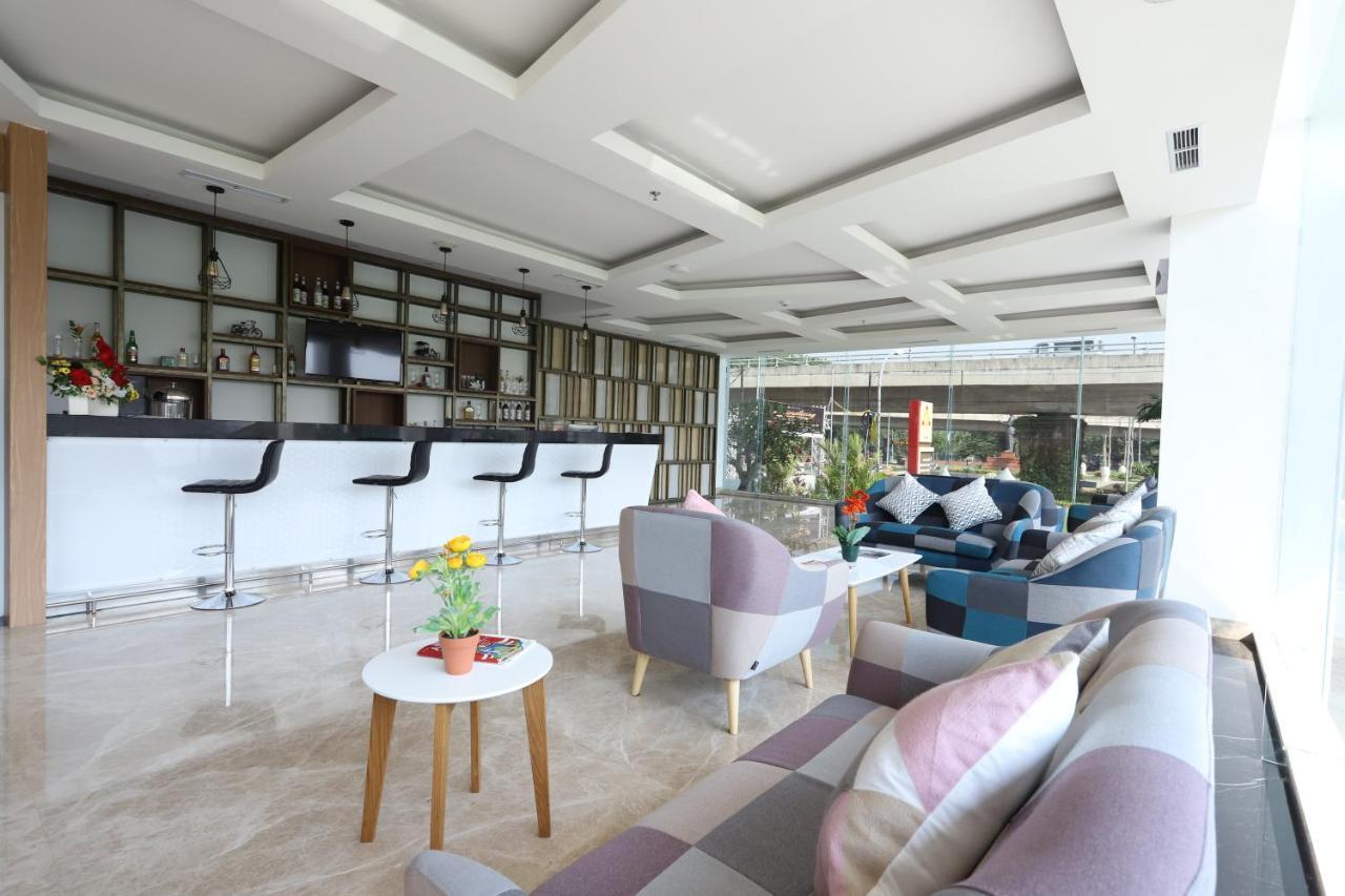 The Azana Hotel Airport Semarang Kültér fotó