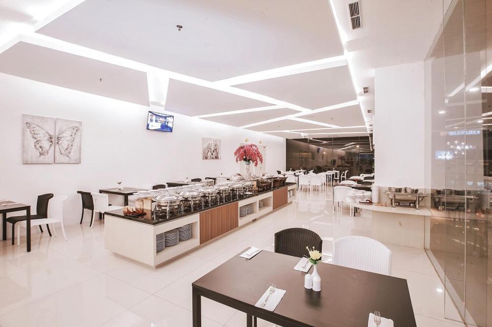 The Azana Hotel Airport Semarang Kültér fotó
